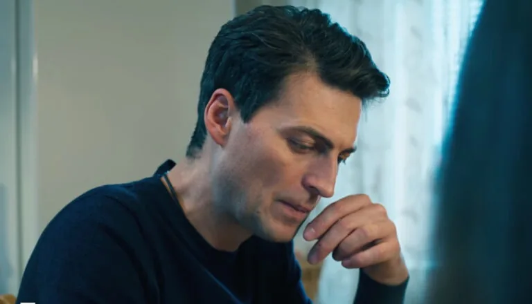 Момент из 12 серии 1 сезона