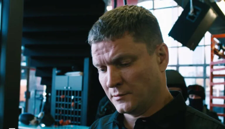 Момент из 18 серии 1 сезона