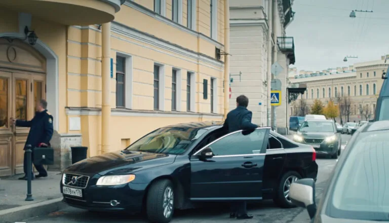 Момент из 3 серии 1 сезона