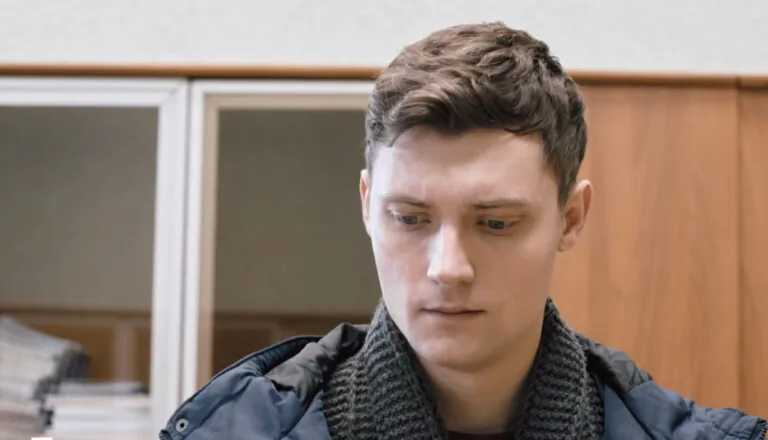 Момент из 19 серии 2 сезона