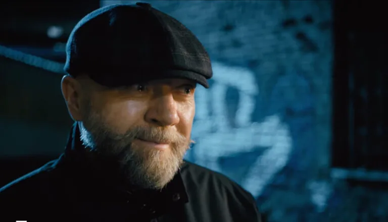 Момент из 6 серии 2 сезона