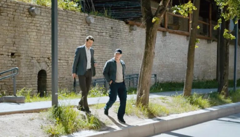 Момент из 8 серии 2 сезона