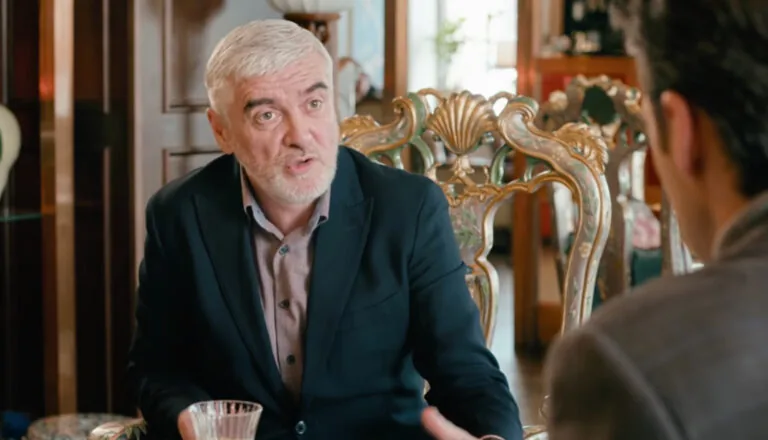 Момент из 16 серии 3 сезона